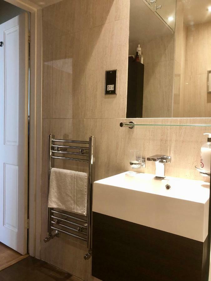 Luxury Apartment In Central London, Mida Vale ภายนอก รูปภาพ
